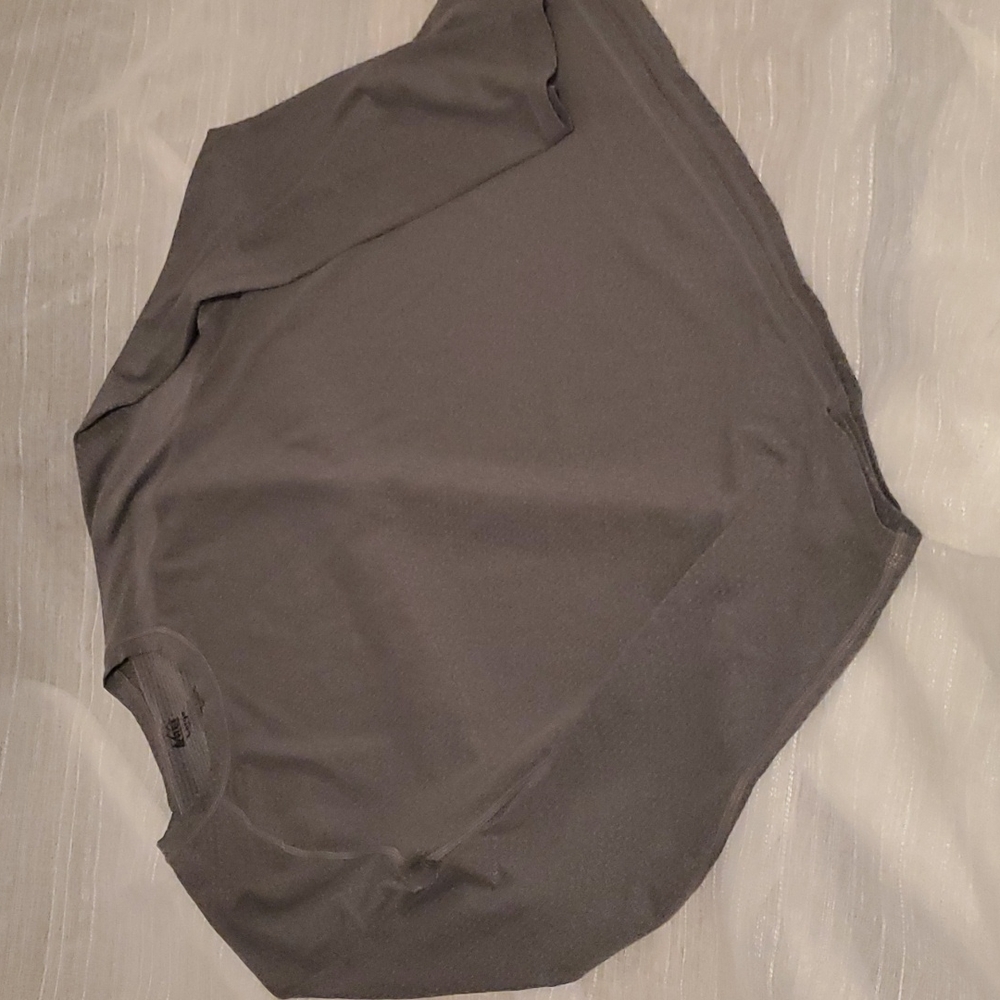 Mens REI Long Sleeve t-shirt